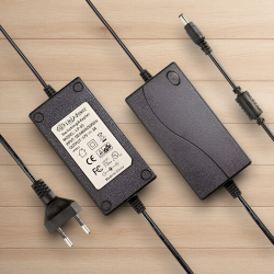 Блок питания Live-Power 17V LP50, 17V, 3A, штекер 5.5*2.5, длина кабеля 1000 мм, черный