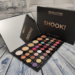 Палетка теней Makeup Revolution Shook palette 36 palette