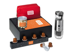 Подарочный набор «Re:y. Boost» с кофемашиной, капсулами и косметичкой, Цвет красный