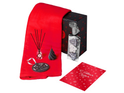 Подарочный набор «Re:Home» с пледом, свечой и диффузором, Цвет красный