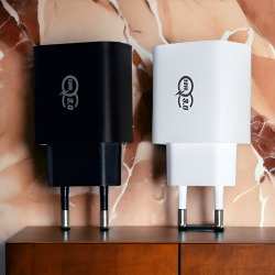 Сетевое зарядное устройство MRM S95 5V/3.1A, 1USB QC3.0, 18W, без упаковки, черный и белый цвет