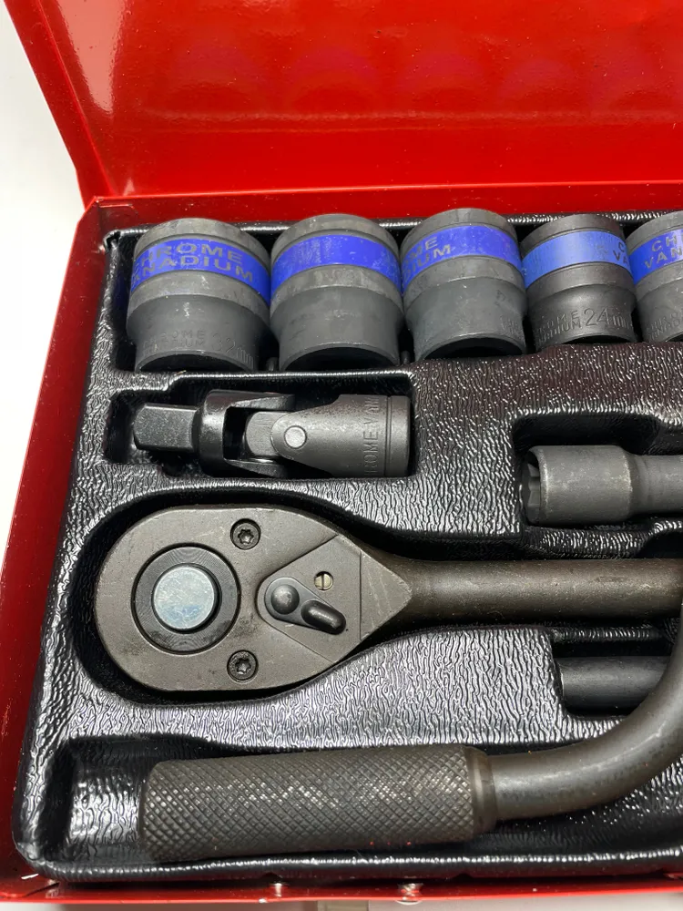 devi31of2w6esjcjw14syd3d2n4xk5g2.webp (750×1000)