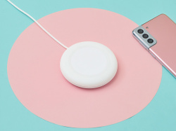 Беспроводное зарядное устройство «Disc» со встроенным кабелем 2 в 1, Цвет белый