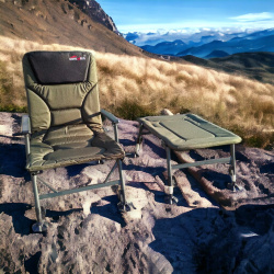 Раскладное карповое кресло с подставкой для ног и подлокотниками, зеленое / Компактное и легкое