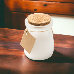 Свеча SURNA, белый / Стильный и элегантный элемент декора