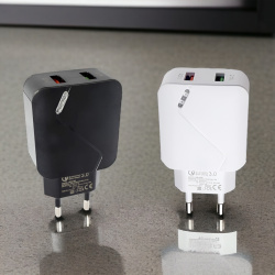 Сетевое зарядное устройство MRM MR821C 5V/3.1A QC3.0, 2USB, черный и белый цвет