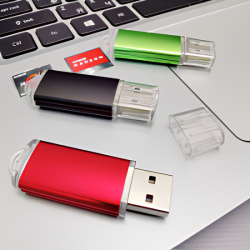 USB накопитель (флешка)  Classic  Comfort металл / пластик, 16 Гб