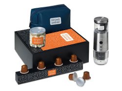 Подарочный набор «Re:y. Boost» с кофемашиной, капсулами и косметичкой, Цвет синий