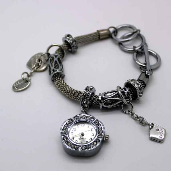 Часы Pandora на металлическом плетёном ремешке