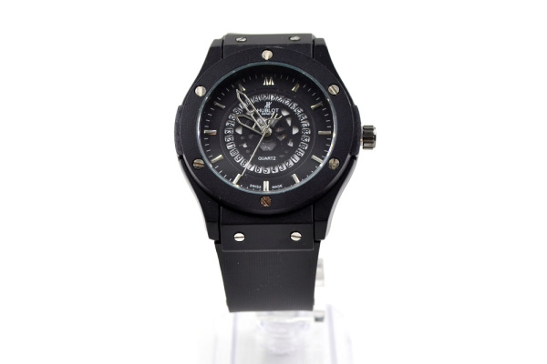 Часы HUBLOT диаметр 4,5 см