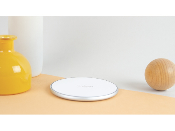 Беспроводное зарядное устройство «NEO Core Quick» c быстрой зарядкой с логотипом Rombica, Цвет белый