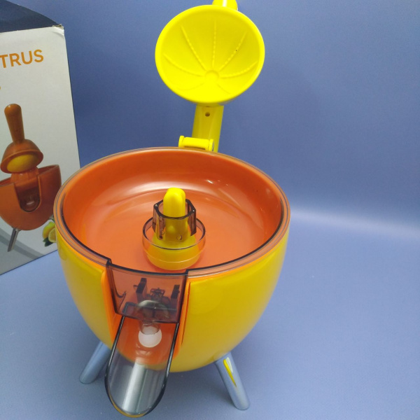 Электрическая соковыжималка для цитрусовых Electric Citrus Press