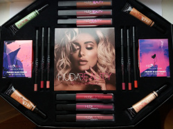 Подарочный набор косметики Huda Beauty 19 в 1