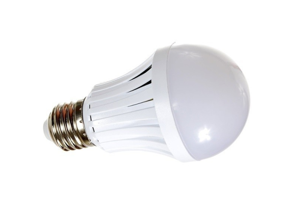 Лампочка-фонарик «Умный свет» 5 Вт Intelligent Emergency Light Led