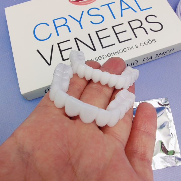 Накладные виниры для зубов Crystal Veneers / Съемные универсальные виниры для ослепительной улыбки 2 шт. (на две челюсти)