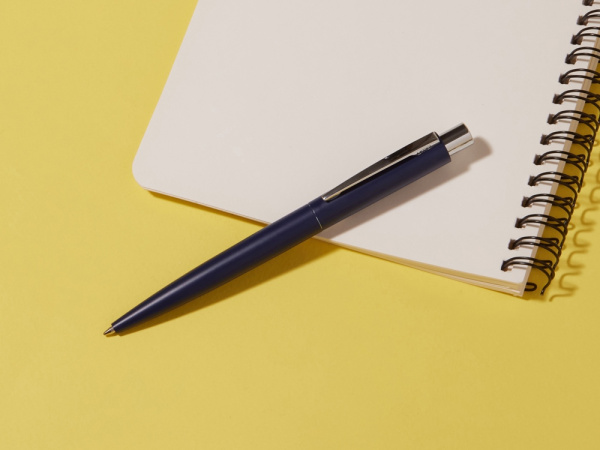 Ручка металлическая шариковая «Lumos Recy», Цвет темно-синий