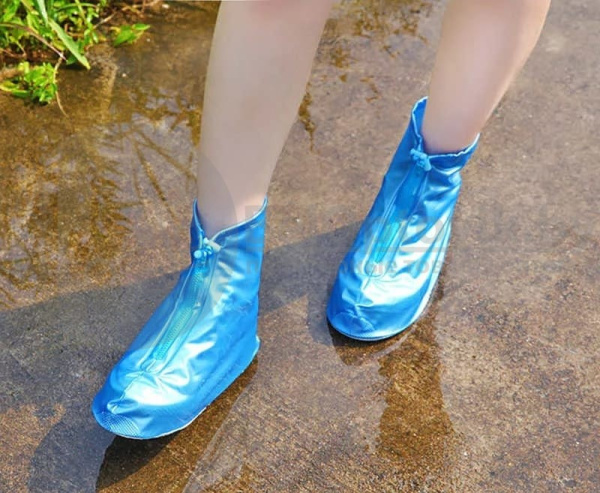 Защитные чехлы (дождевики, пончи) для обуви от дождя и грязи с подошвой цветные / Бахилы для обуви