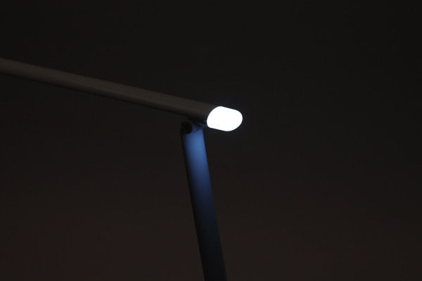 Настольный светодиодный светильник ЭРА NLED-482-10W-W (с встроенным ночником)