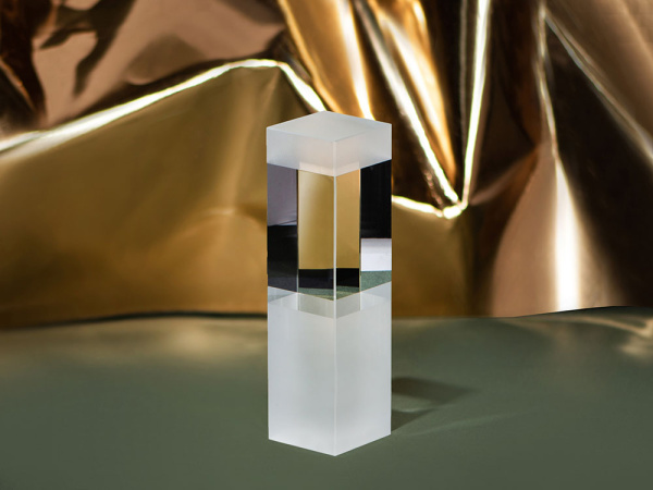 Награда «Grat», Цвет прозрачный