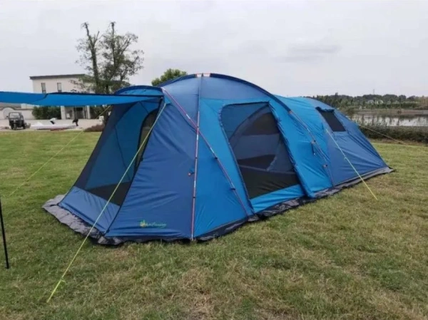 Туристическая шестиместная палатка с большим тамбуром