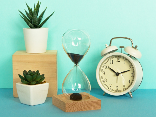 Песочные магнитные часы на деревянной подставке «Infinity», Цвет прозрачный, натуральный