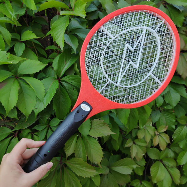 Мухобойка электрическая Mosquito Swatter SB-001 ( со встроенным фонариком)