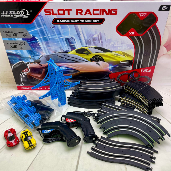 Трек гоночный Slot Racing Управлением джойстиком, 68 элементов, 266 см + 2 машинки
