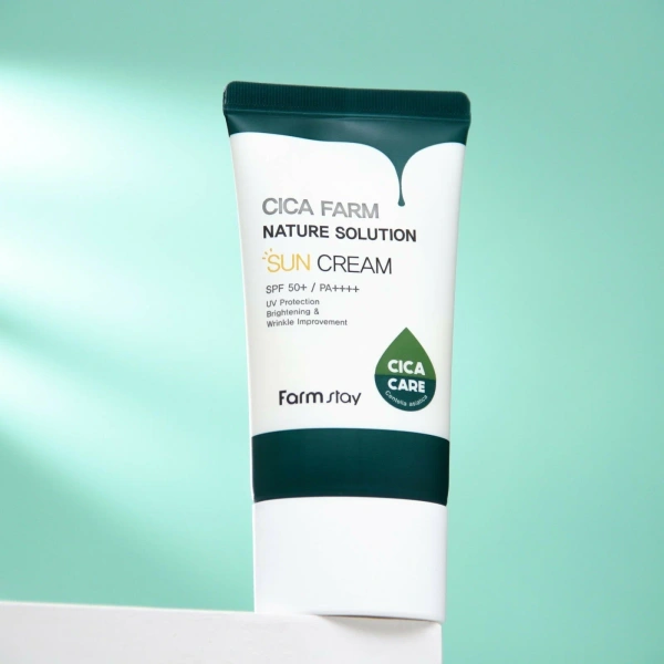 Восстанавливающий солнцезащитный крем для лица с центеллой SPF50+, 50 г / Защита от ультрафиолета, быстро впитывается и не оставляет липкости
