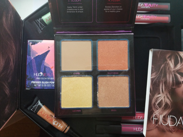 Подарочный набор косметики Huda Beauty 19 в 1