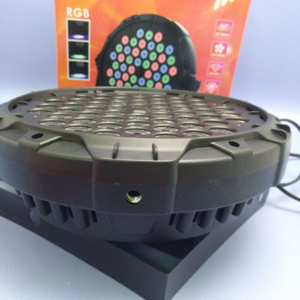 Светодиодный прожектор - светомузыка Led Flat Par Light, 54 диода с пультом ДУ / Сценический свет для вечеринок, диско и праздников