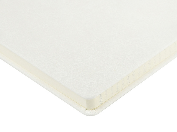 Ежедневник недатированный А5 «Megapolis Velvet New», Цвет белый