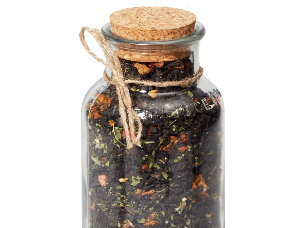 Чай черный с соком ананаса, клубникой, мятой, медом и лимоном