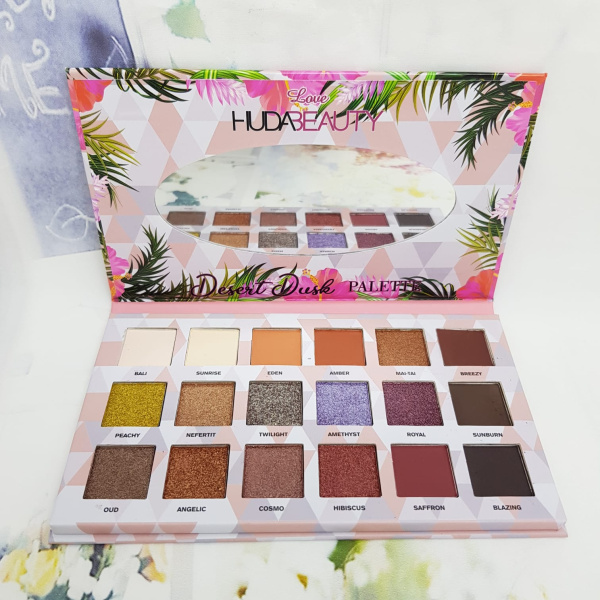 Палетка теней Huda Beauty Desert Dusr