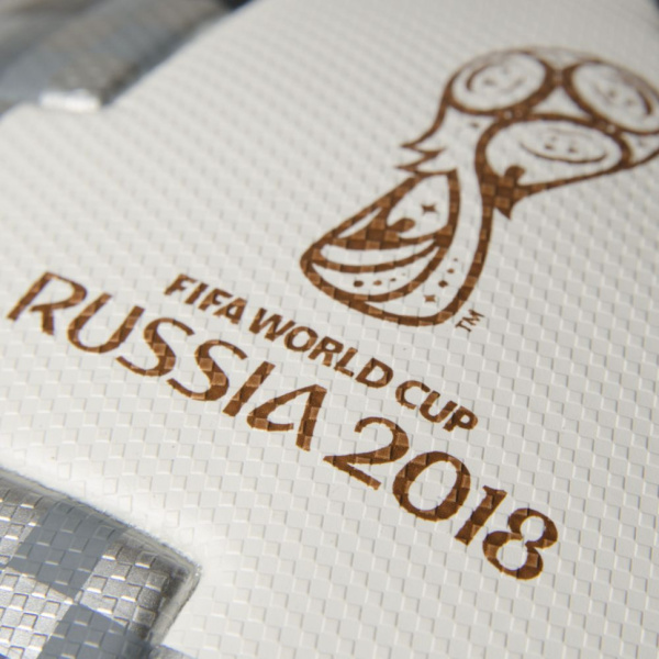 Официальный игровой мяч 2018 FIFA World Cup Russia™, белый/черный / Прочный и стильный, идеально подходит для тренировок и игр