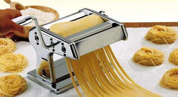Машинка тестораскаточная Pasta Maker Deluxe для приготовления пасты (лапши) 150мм