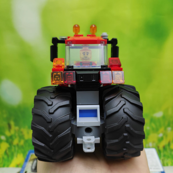 Оригинал Конструктор LEGO City 60287 "Трактор" механический, подвижный ковш ( трактор, тракторист, ф