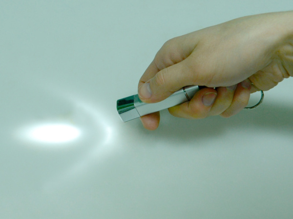 Брелок-фонарик «Ла-мотт», Цвет серебристый/черный