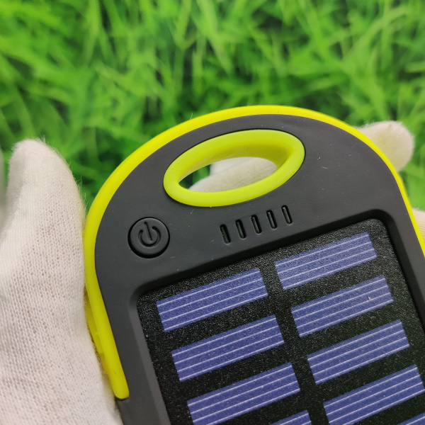 Внешний аккумулятор на солнечных батареях Solar Сharger 5000mAh