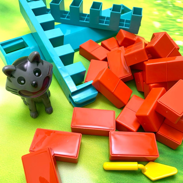 Легендарная логическая настольная игра "Кошка на стене" (шпателем выдвигать кирпичики и не уронить кошку)