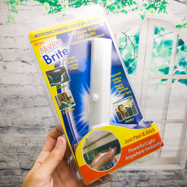 Светодиодный светильник Motion Brite 10 LED c датчиком движения