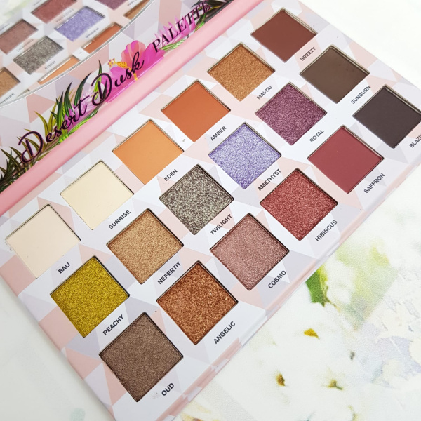 Палетка теней Huda Beauty Desert Dusr