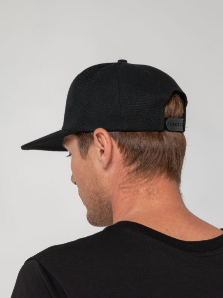 Бейсболка Snapback с прямым козырьком, черная, 56-58