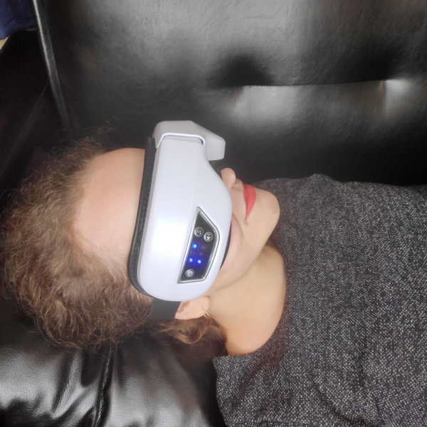 Умный массажер для ухода за областью вокруг глаз Eye massage apparatus (4 режима работы, 7 встроенных мелодий)