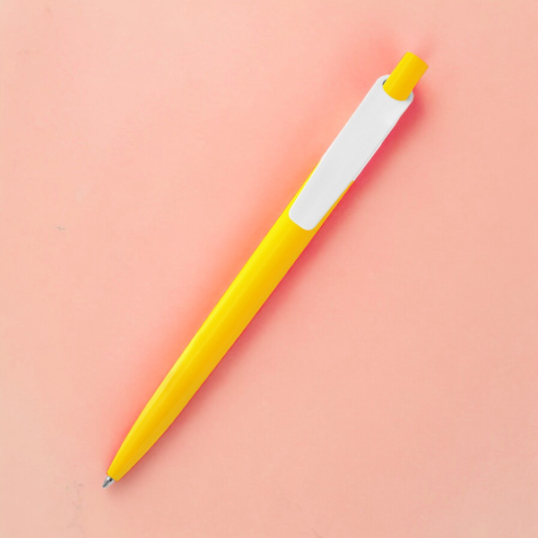 Ручка пластиковая Bremen / Классический дизайн с контрастным клипом