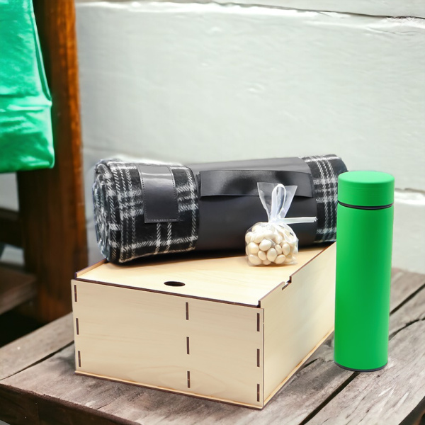 Подарочный набор Недди с термосом, пледом и конфетами 