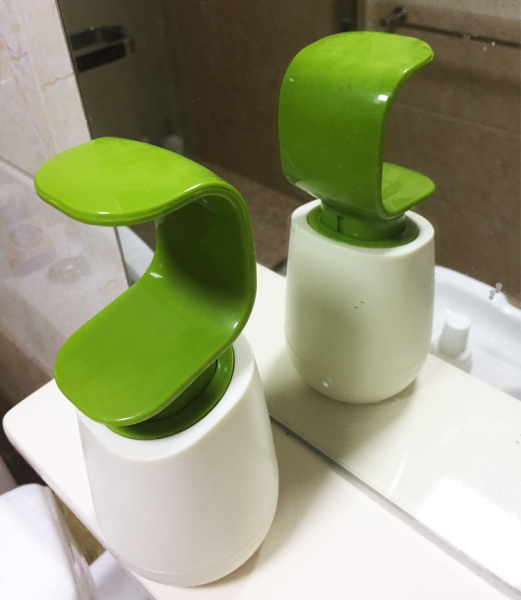 Дозатор для жидкого мыла Joseph Joseph C-pump Soap Dispenser