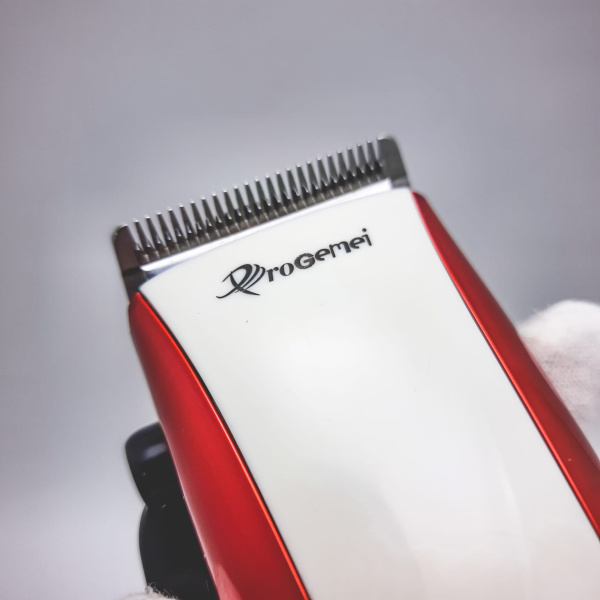 Профессиональная машинка для стрижки волос ProGemei GM-1010