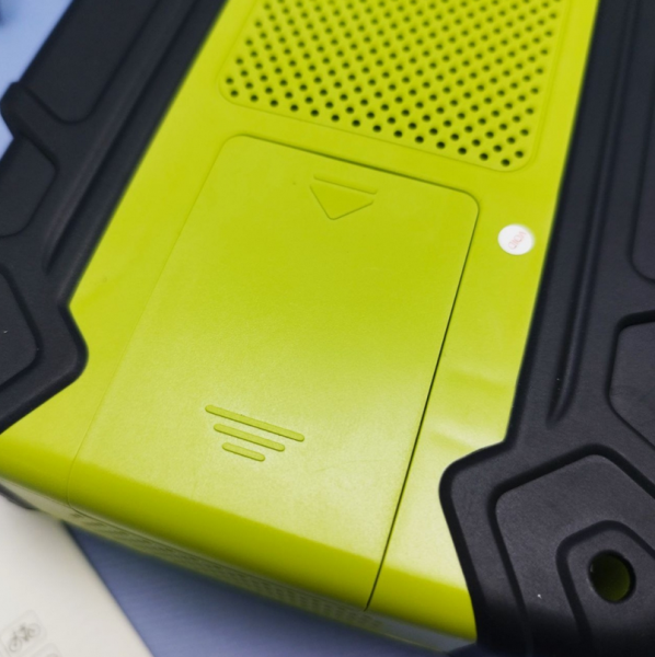 Портативный автомобильный компрессор Tire Inflator с функцией Powerbank c LED-дисплеем и фонариком / Беспроводной воздушный компрессор для всех видов транспорта , зарядка Type-C, емкость аккумулятора 7500mAh