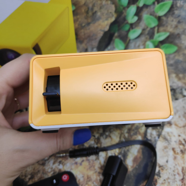 LED Projector портативный переносной проектор светодиодный Aao YG300 (домашний кинотеатр)
