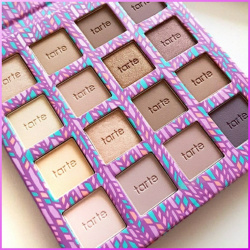 Лимитированная палетка тенеи? Tarte EYE Love You